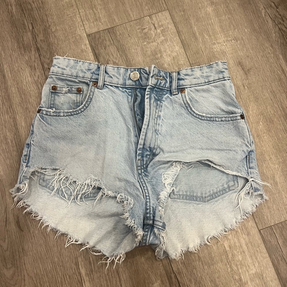 White washed high rise blue denim shorts from zara size 2